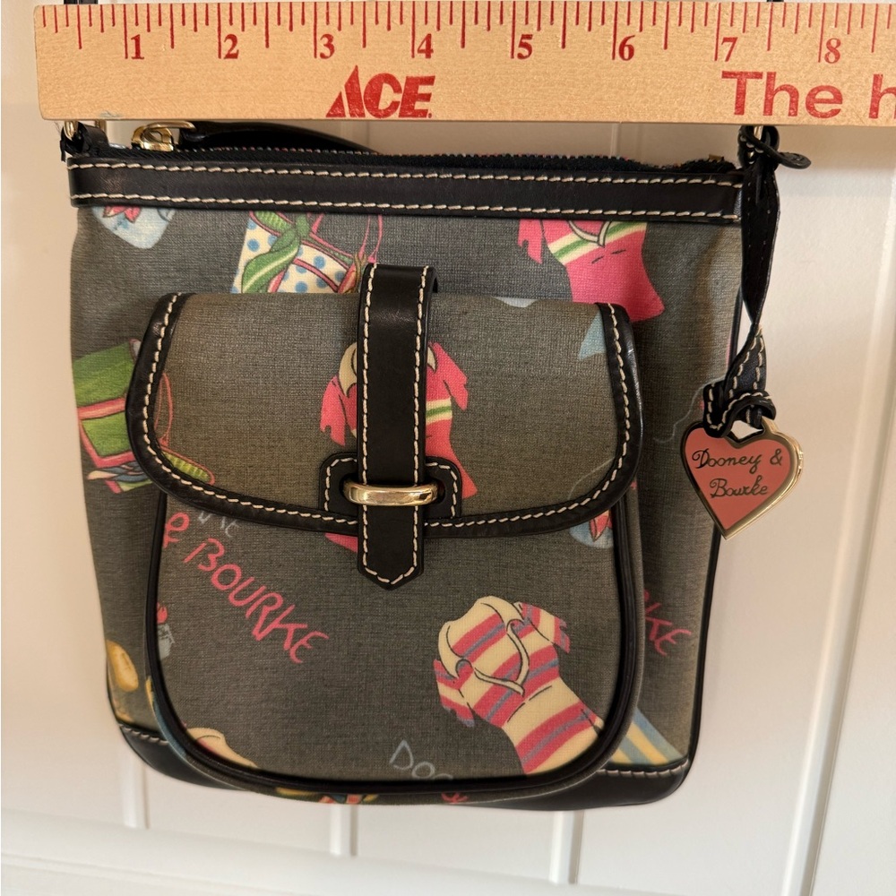 Dooney & Bourke Vintage Black Rainbow Zipper Summertime Leather Crossbody Retro